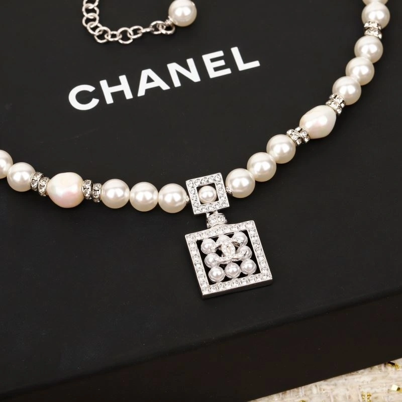 Chanel Necklaces Packable 230444