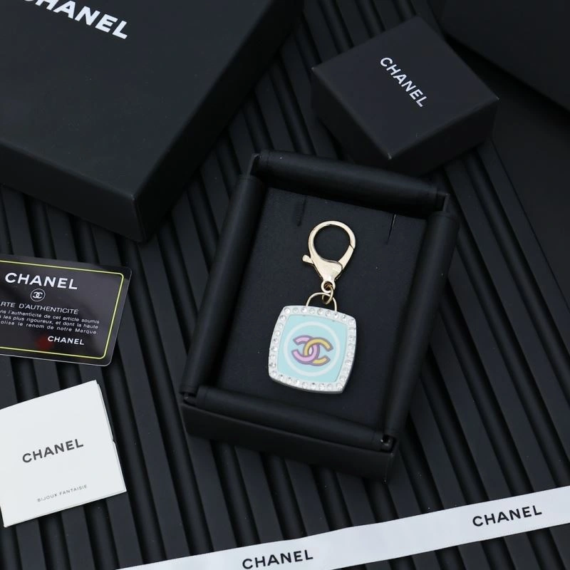 Chanel Necklaces UrbanChic 230428