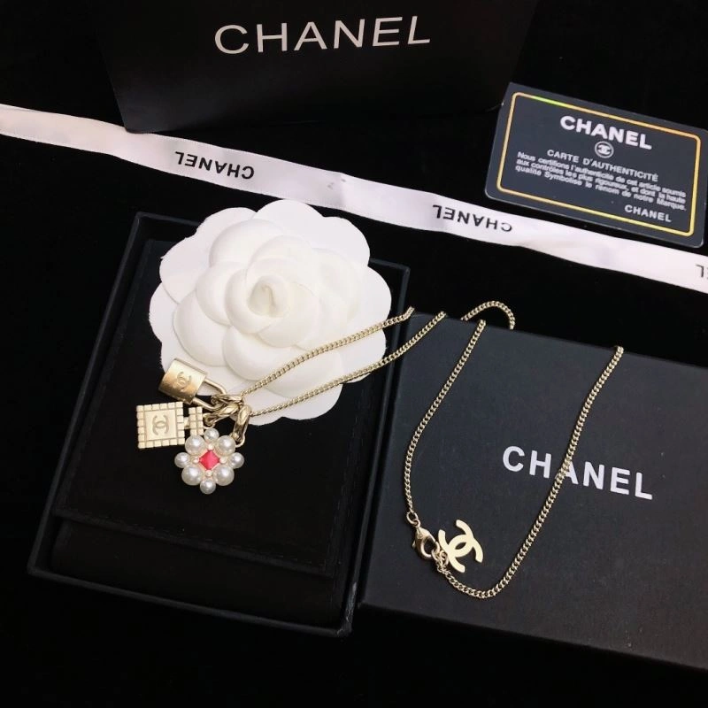 UrbanChic Chanel Necklaces 230383