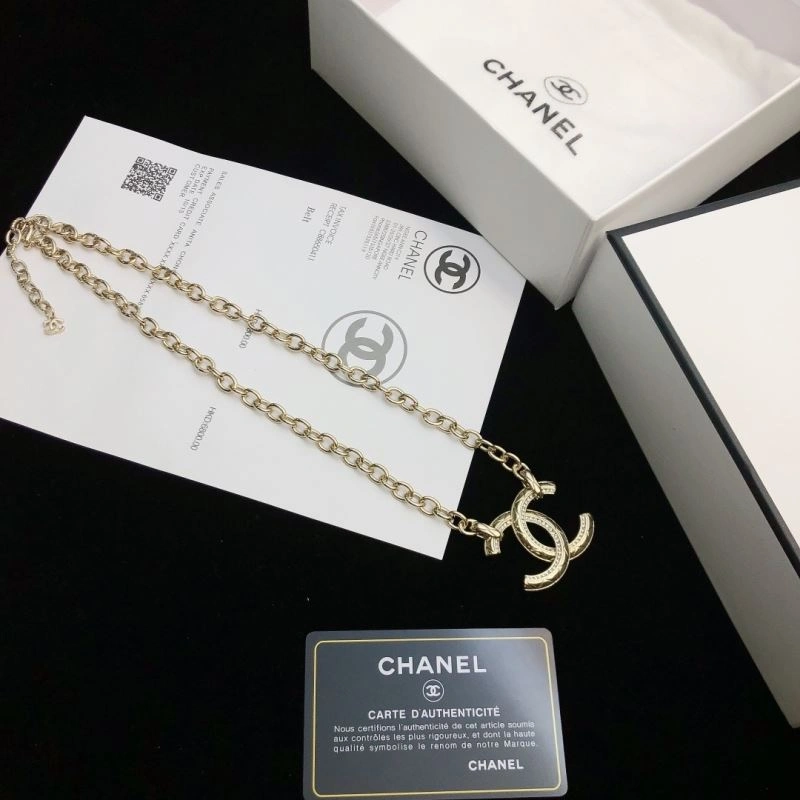 Vibrant Chanel Necklaces 230365