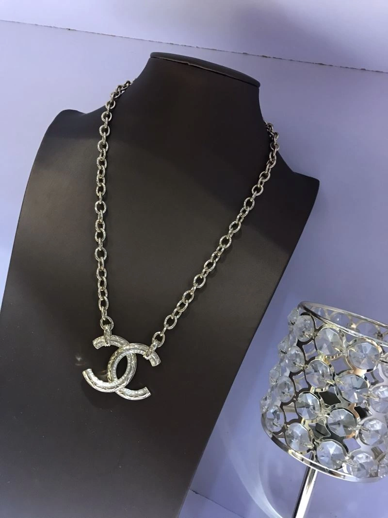 Vibrant Chanel Necklaces 230365