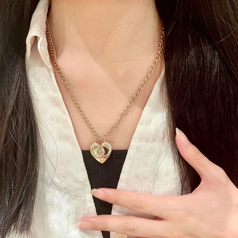 Resilient Chanel Necklaces 230385