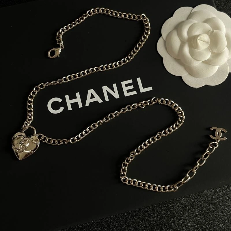 Resilient Chanel Necklaces 230385