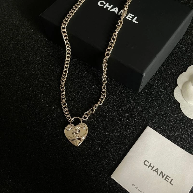 Resilient Chanel Necklaces 230385