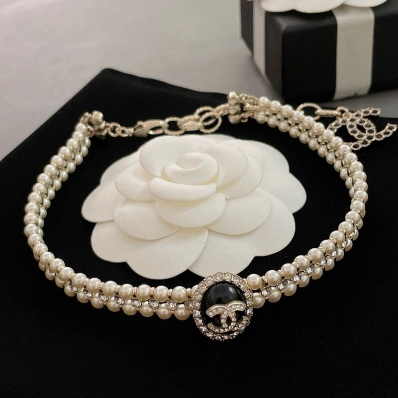 Supportive Chanel Necklaces 230393