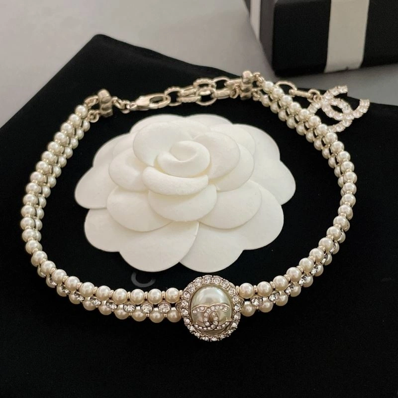 Supportive Chanel Necklaces 230393