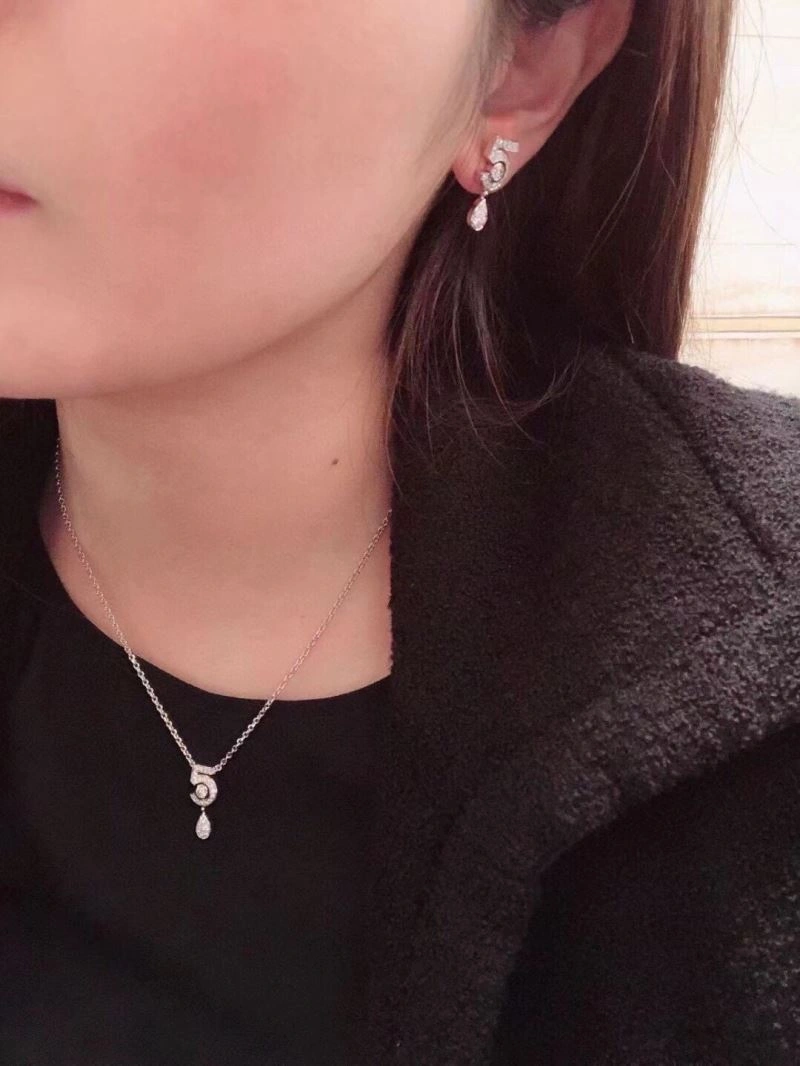 Bold Chanel Necklaces 232122