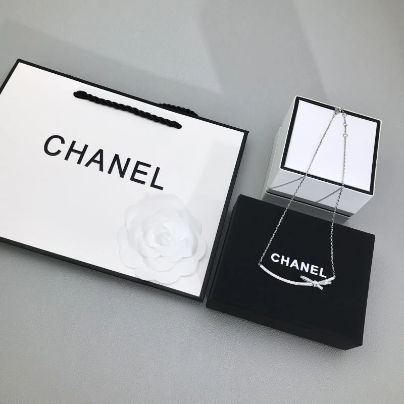 Chanel Necklaces ModernLook 232077