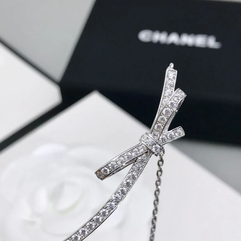 Chanel Necklaces ModernLook 232077