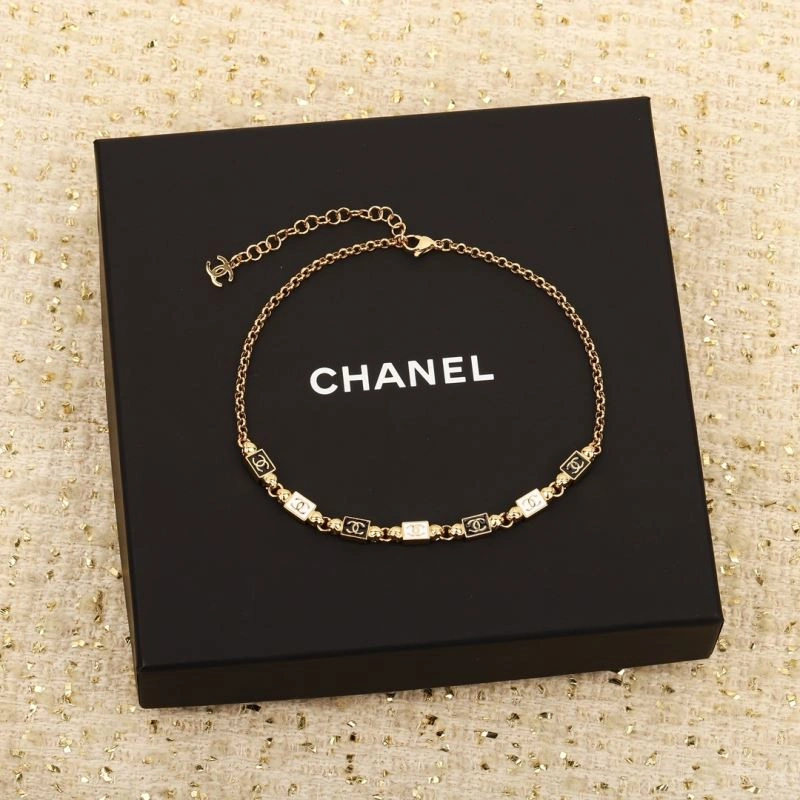 Minimalist Chanel Necklaces 232088