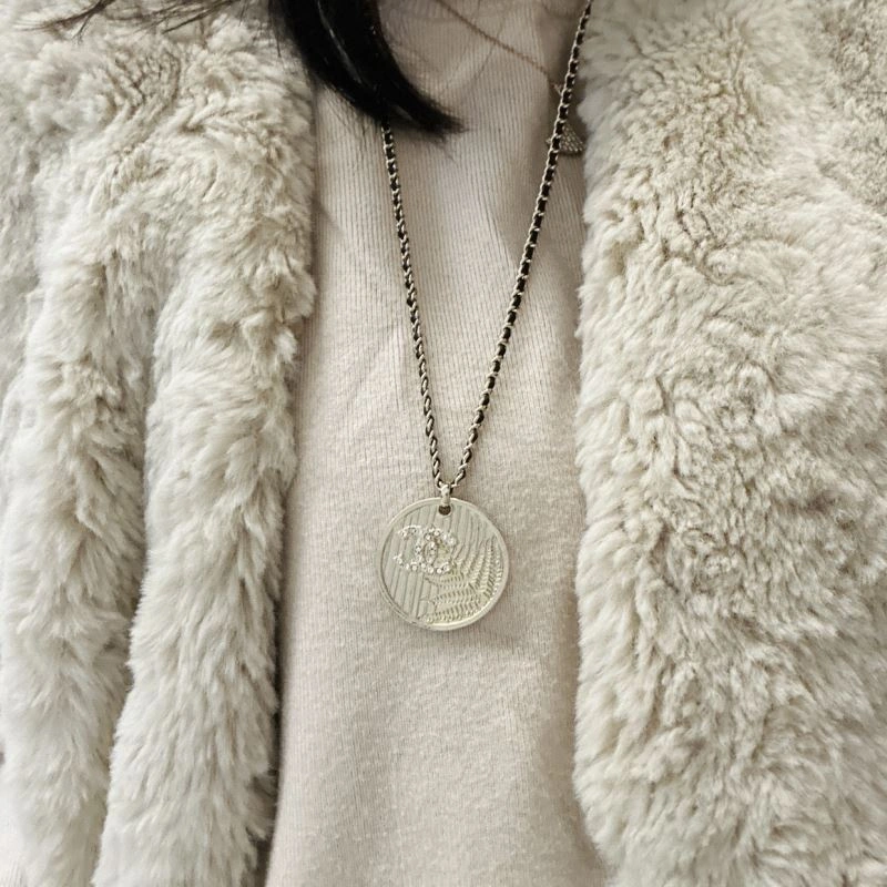 Chanel Necklaces SmoothTexture 232040