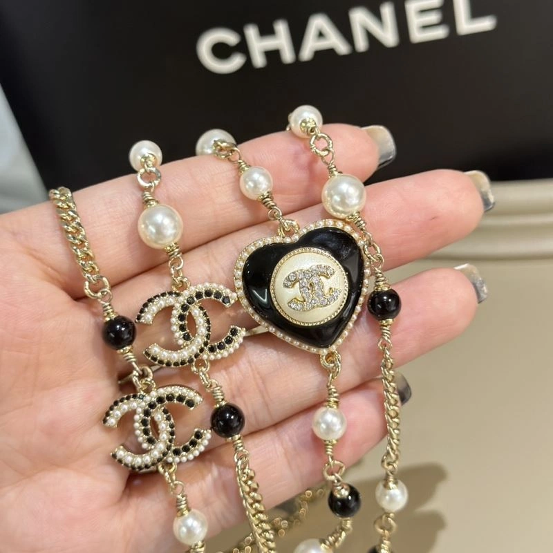 Contemporary Chanel Necklaces 232039