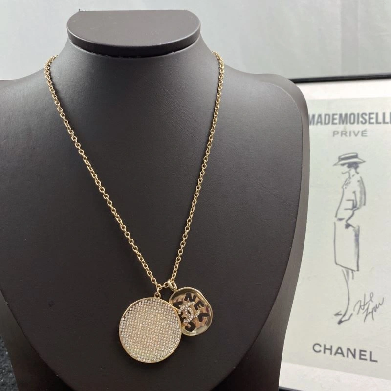 Minimalist Chanel Necklaces 232072