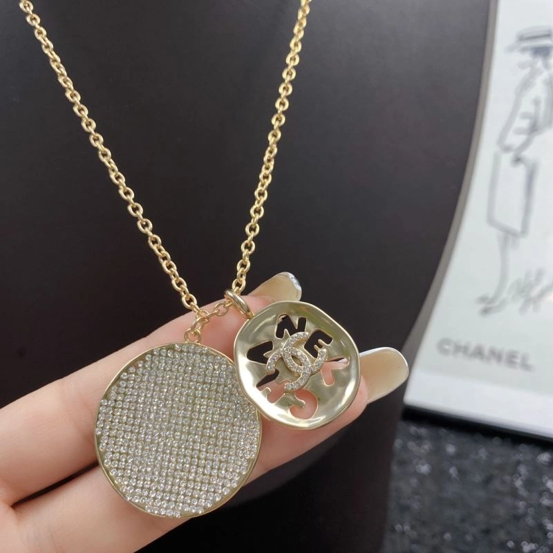 Minimalist Chanel Necklaces 232072