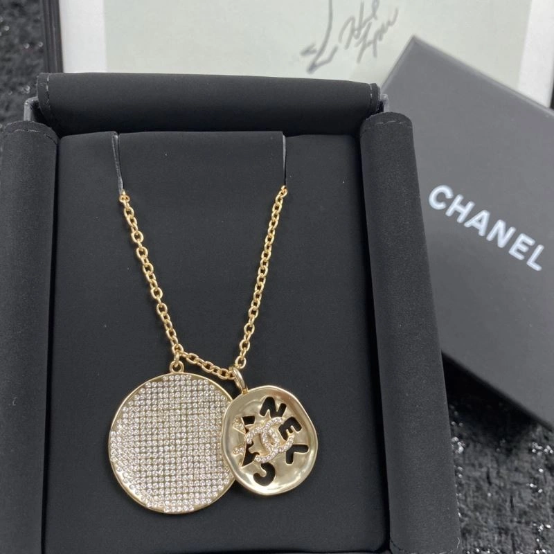 Minimalist Chanel Necklaces 232072
