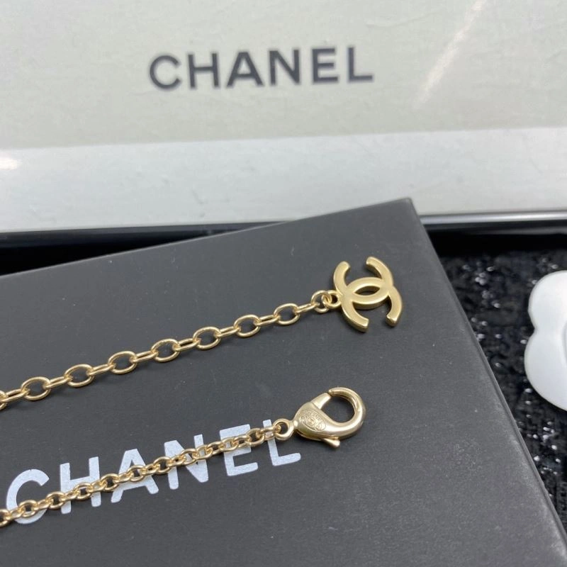 Minimalist Chanel Necklaces 232072