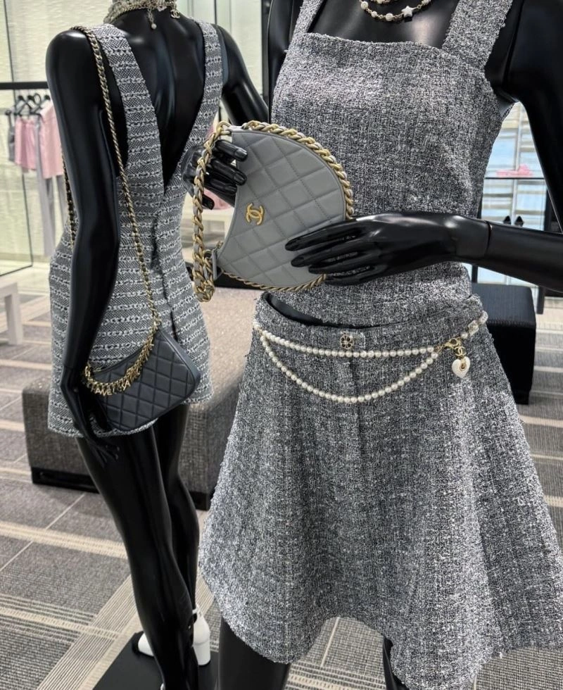 Sustainable Chanel Necklaces 232012