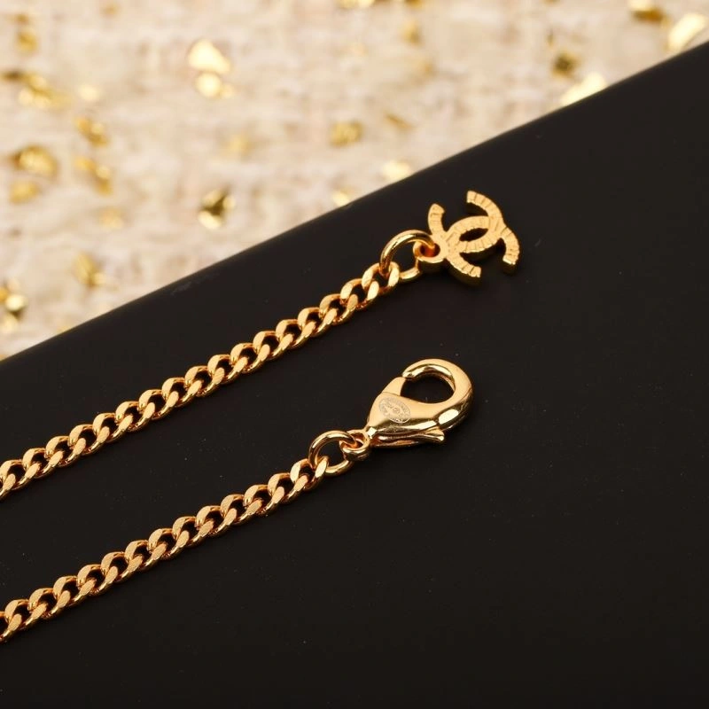 Compact Chanel Necklaces 232016