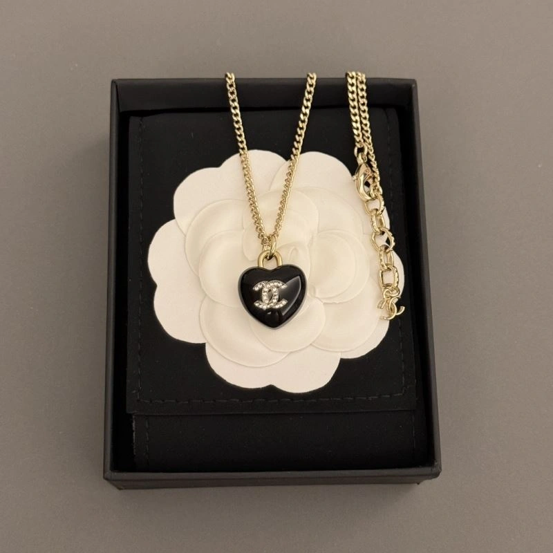 Chanel Necklaces Breathable 231984