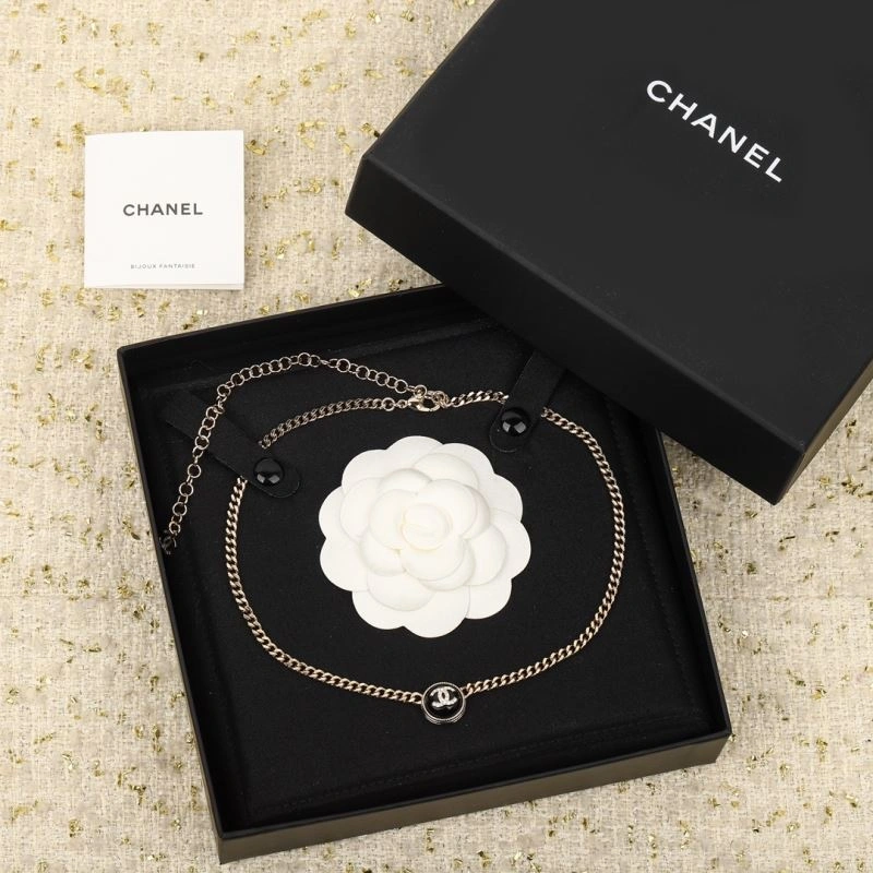 Chanel Necklaces Functional 231982