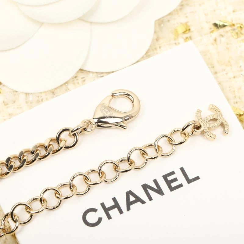 Chanel Necklaces Functional 231982