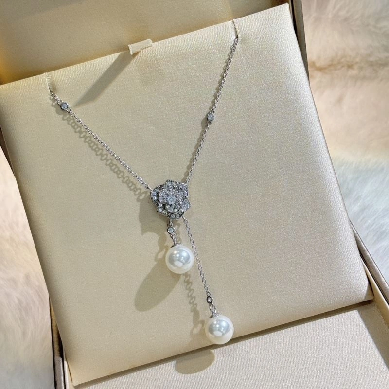 Refined Chanel Necklaces 231706