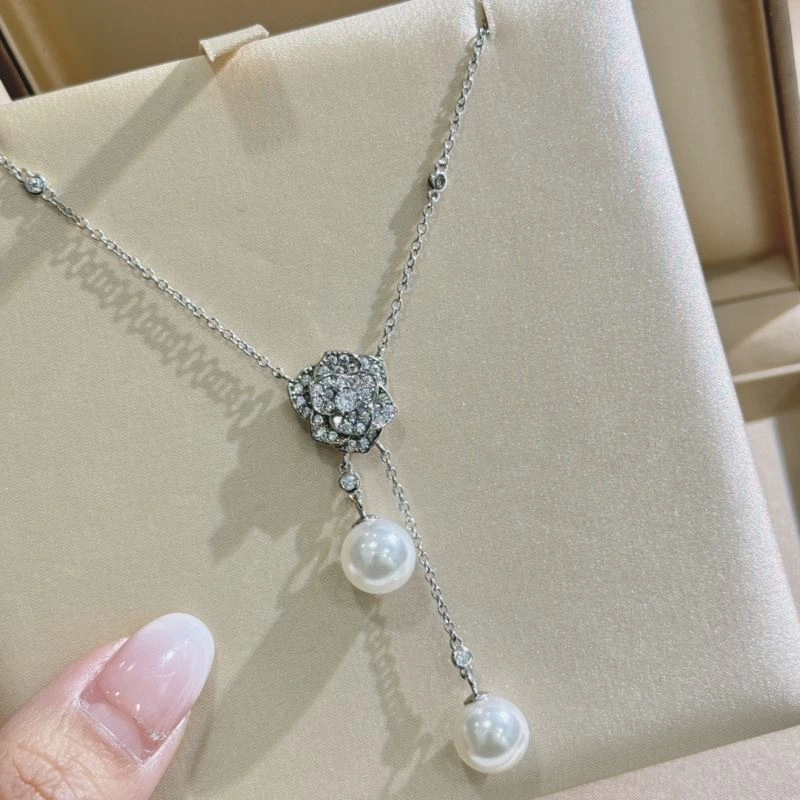 Refined Chanel Necklaces 231706