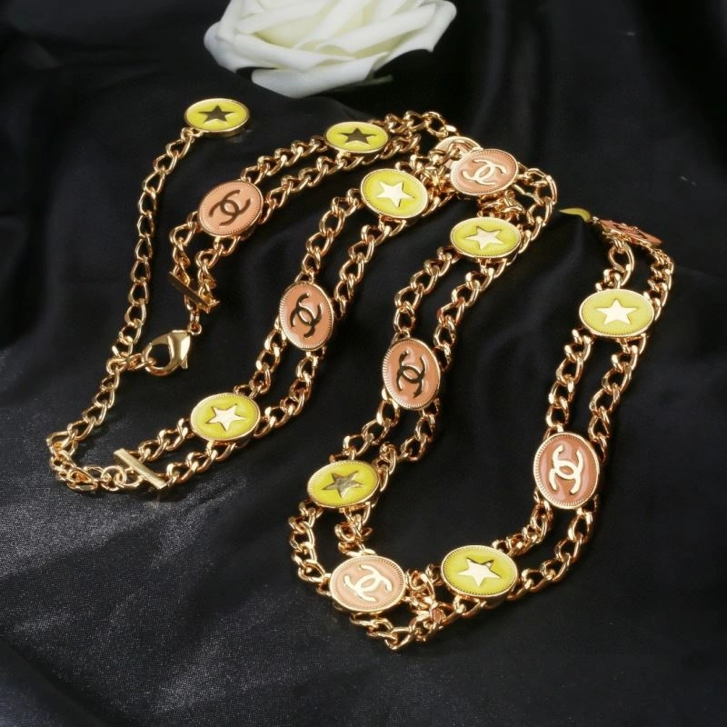 Chanel Necklaces Compact 231570