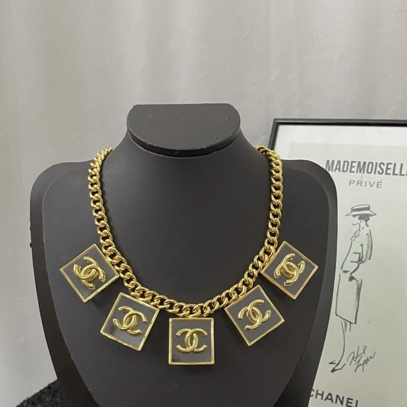 Youthful Chanel Necklaces 231567