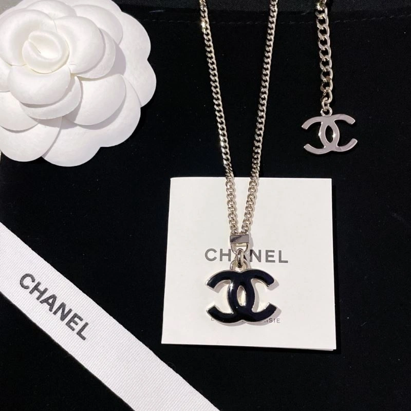 Chanel Necklaces Contemporary 231544