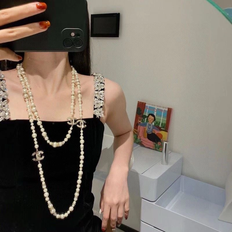 Tailored Chanel Necklaces 231551