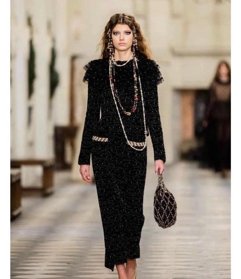 Tailored Chanel Necklaces 231551