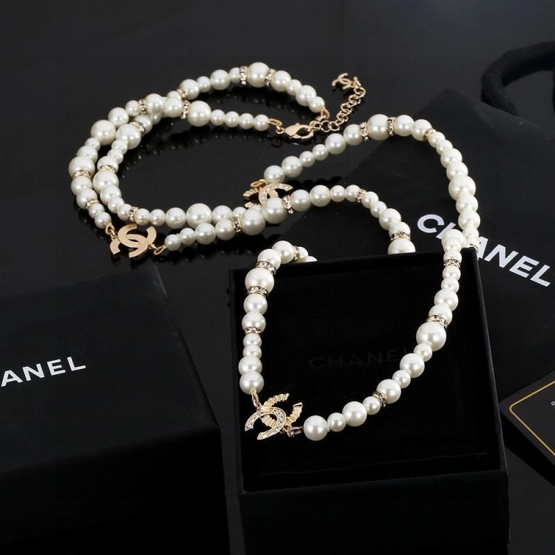 Tailored Chanel Necklaces 231551