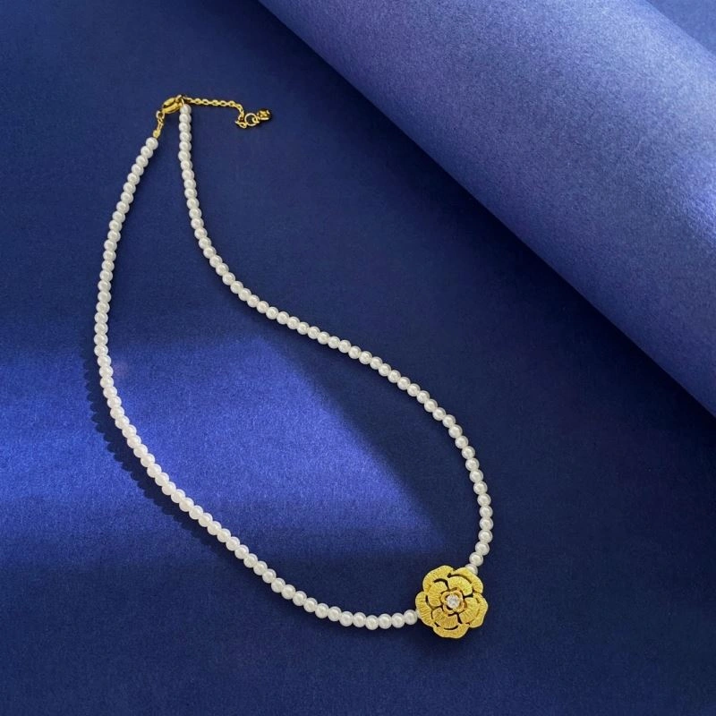 Chanel Necklaces Versatile 231542