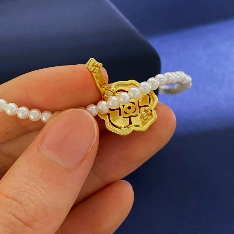 Chanel Necklaces Versatile 231542