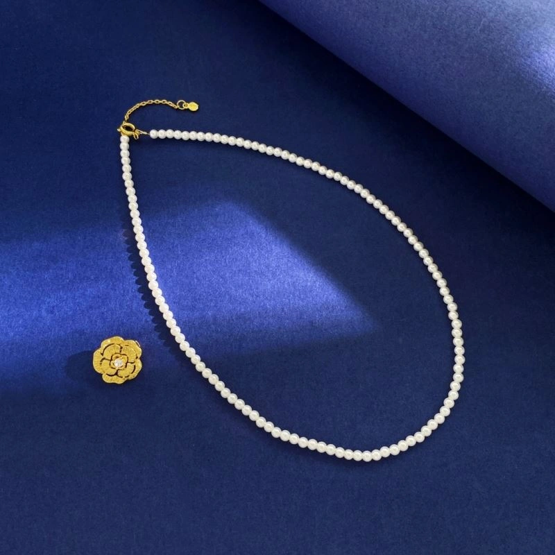 Chanel Necklaces Versatile 231542