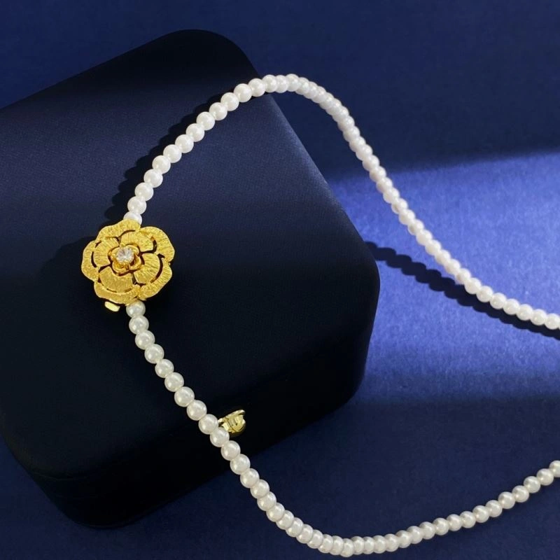 Chanel Necklaces Versatile 231542