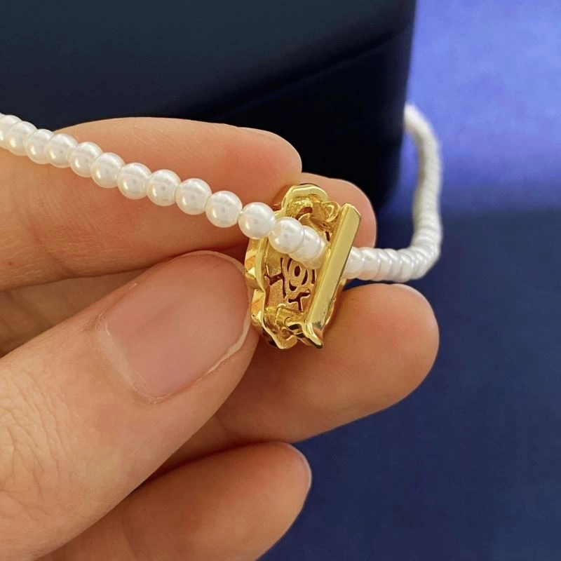 Chanel Necklaces Versatile 231542