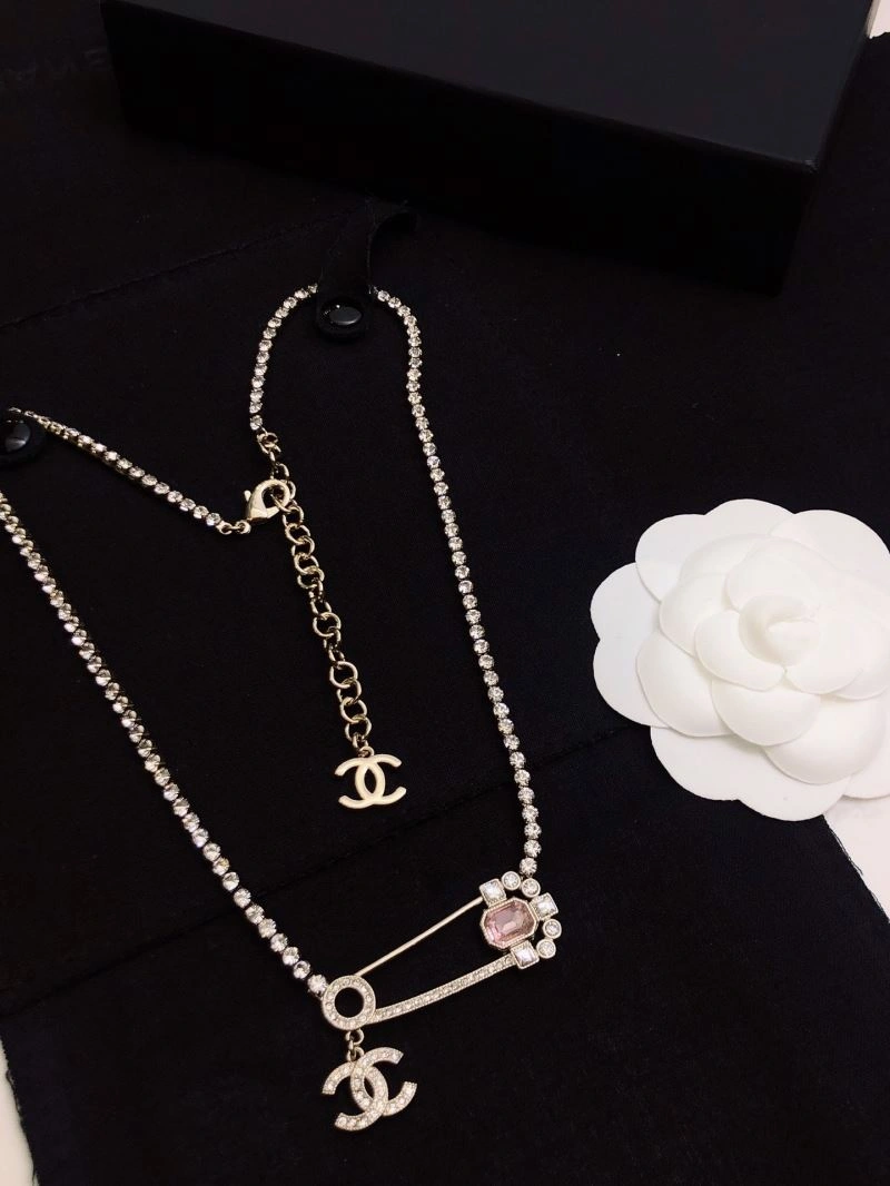 Chanel Necklaces Effortless 231596