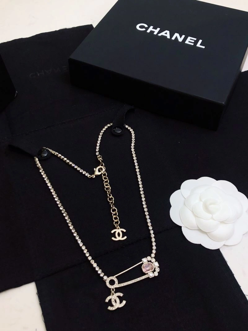 Chanel Necklaces Effortless 231596