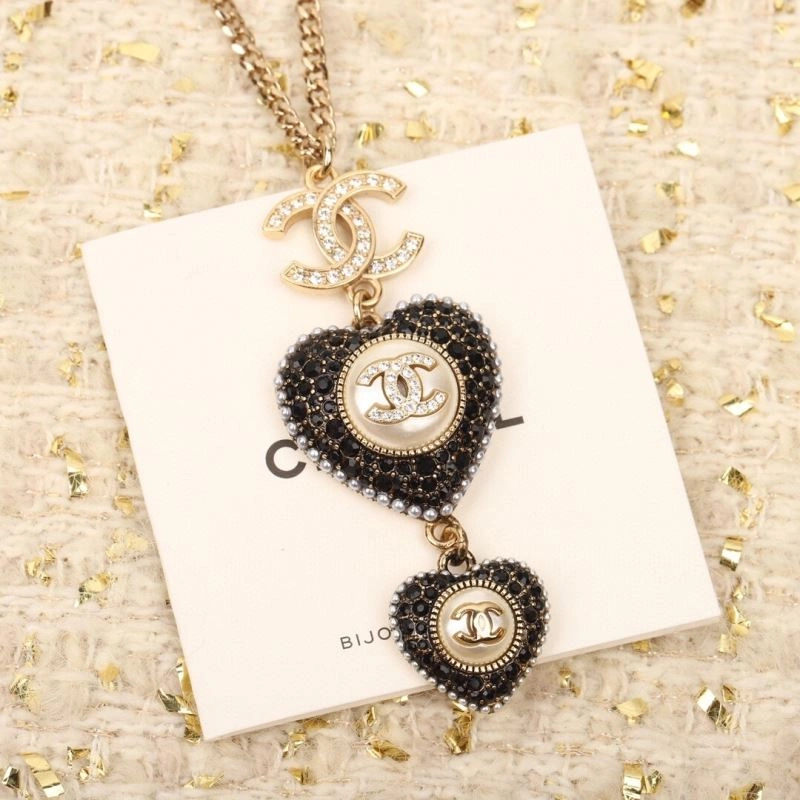Trendsetting Chanel Necklaces 231621