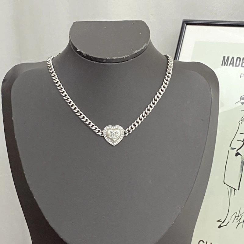 Supportive Chanel Necklaces 231588