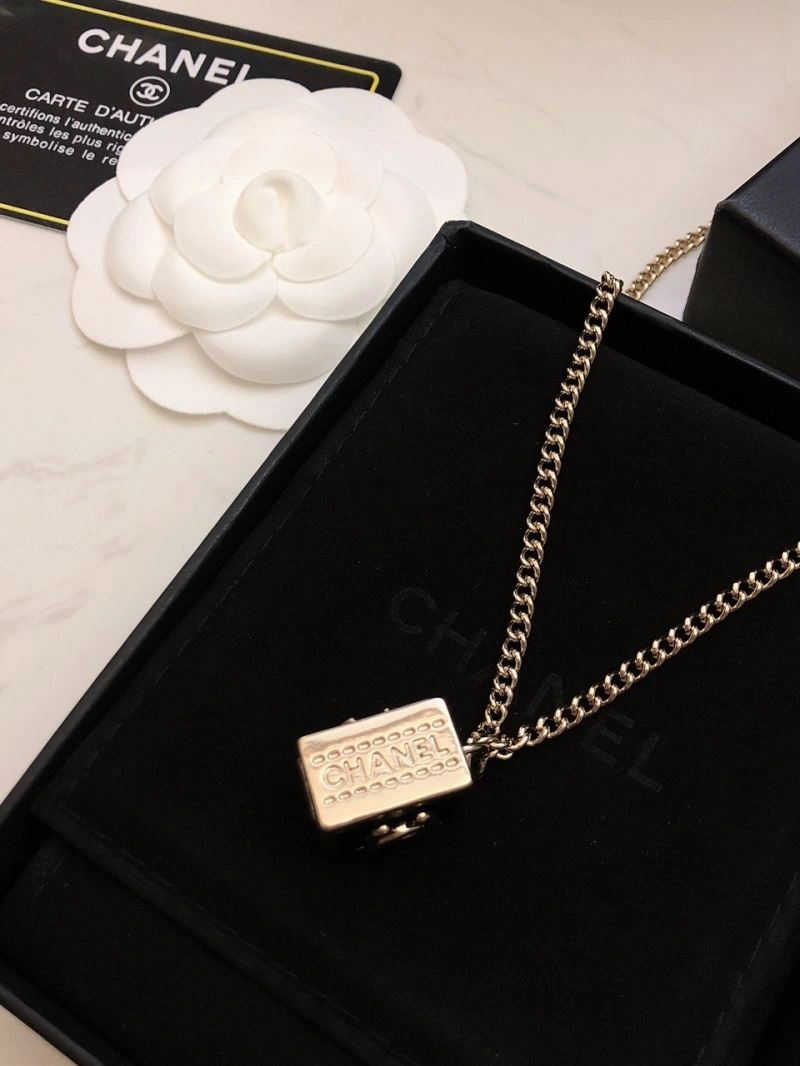 Chanel Necklaces Youthful 231552