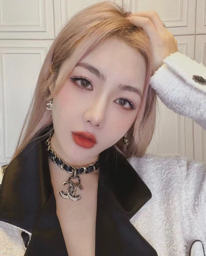 Chanel Necklaces EyeCatching 231502
