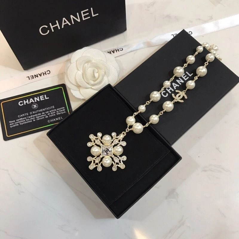 Bold Chanel Necklaces 231583
