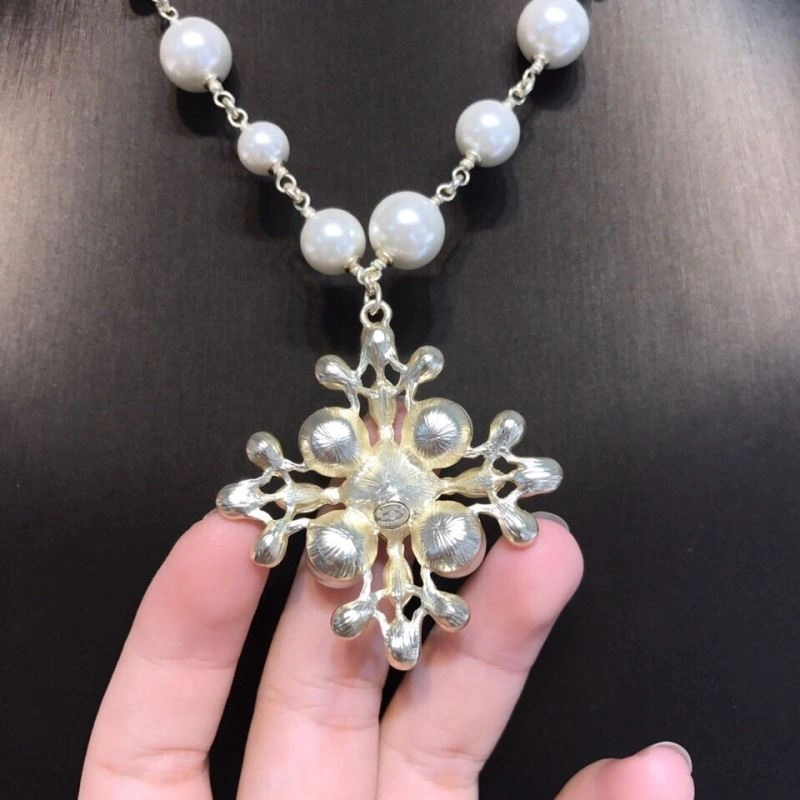 Bold Chanel Necklaces 231583