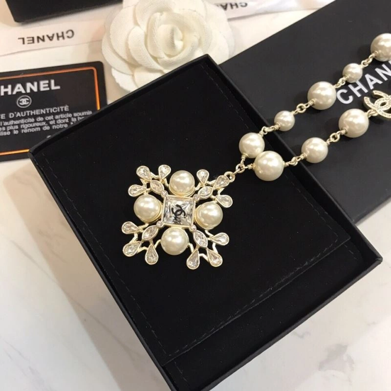 Bold Chanel Necklaces 231583