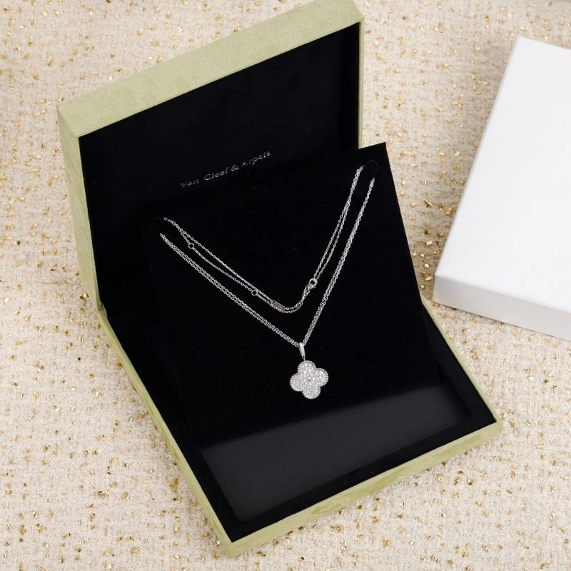 UrbanStyle Chanel Necklaces 231486