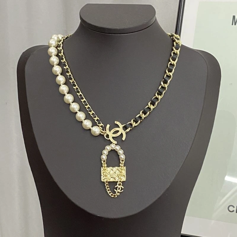 Chanel Necklaces Elegant 231482