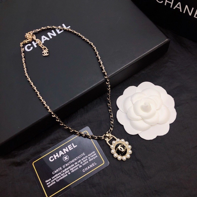 FashionForward Chanel Necklaces 231490